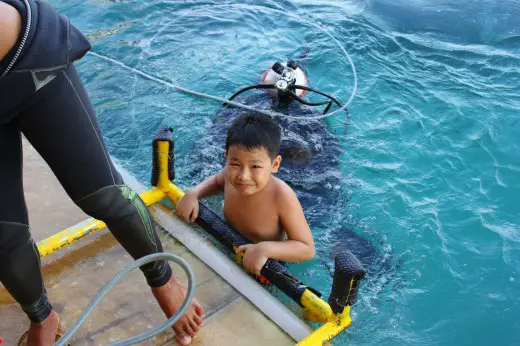 helmet diving boracay