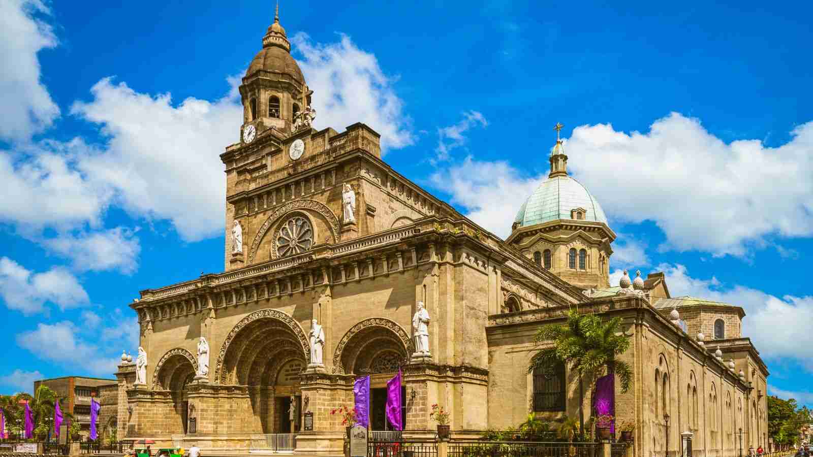 manila cathedral in intramuros