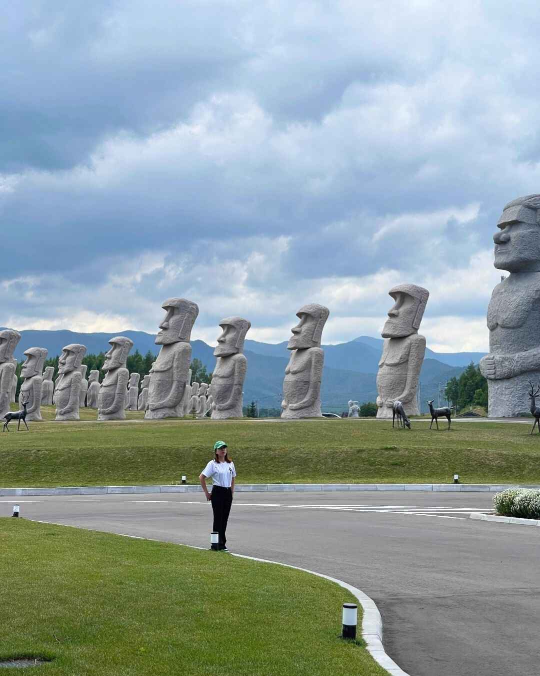 giant heads statues in hokkaido japan
